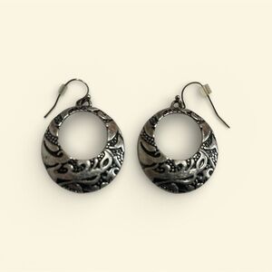 Etched Silver Disc Hoop Earrings – Vintage Style Statement